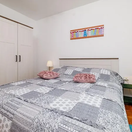 Mala Διαμέρισμα *