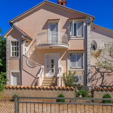 Mala Διαμέρισμα *